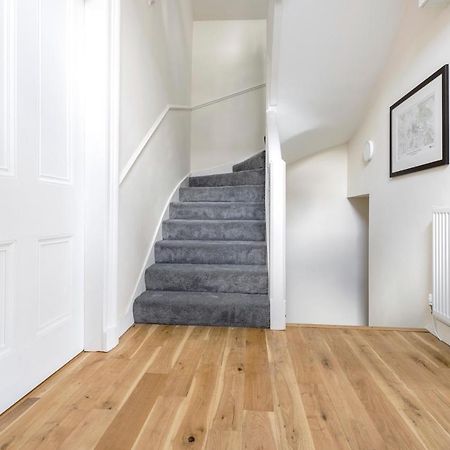 2 Bedroom Apartment On Peebles High Street Kültér fotó