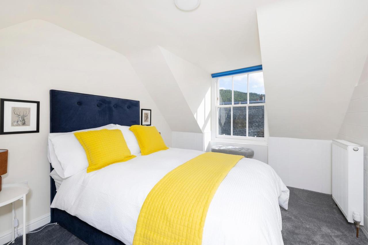 2 Bedroom Apartment On Peebles High Street Kültér fotó