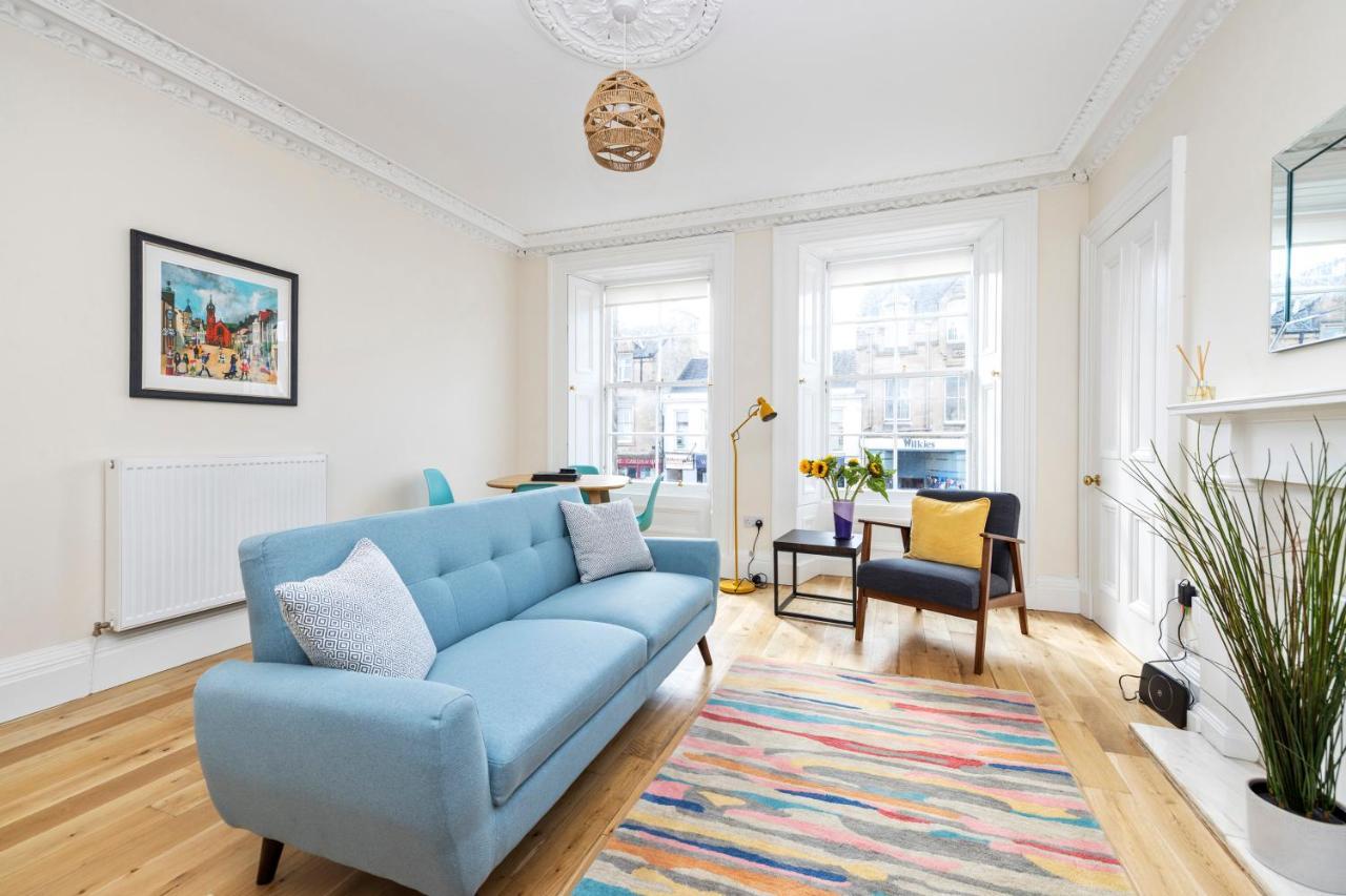 2 Bedroom Apartment On Peebles High Street Kültér fotó